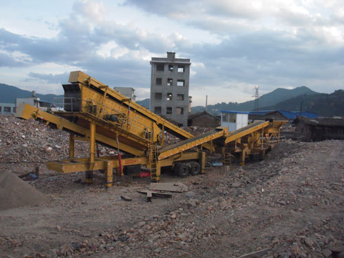 mobile-construction-waste-crusher.jpg